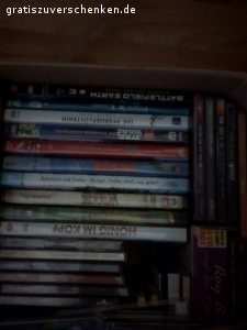1 Kiste voller CDs und DVDs. keine Beschädigungen und auch keine Kratzer es funktionieren noch einmanfrei