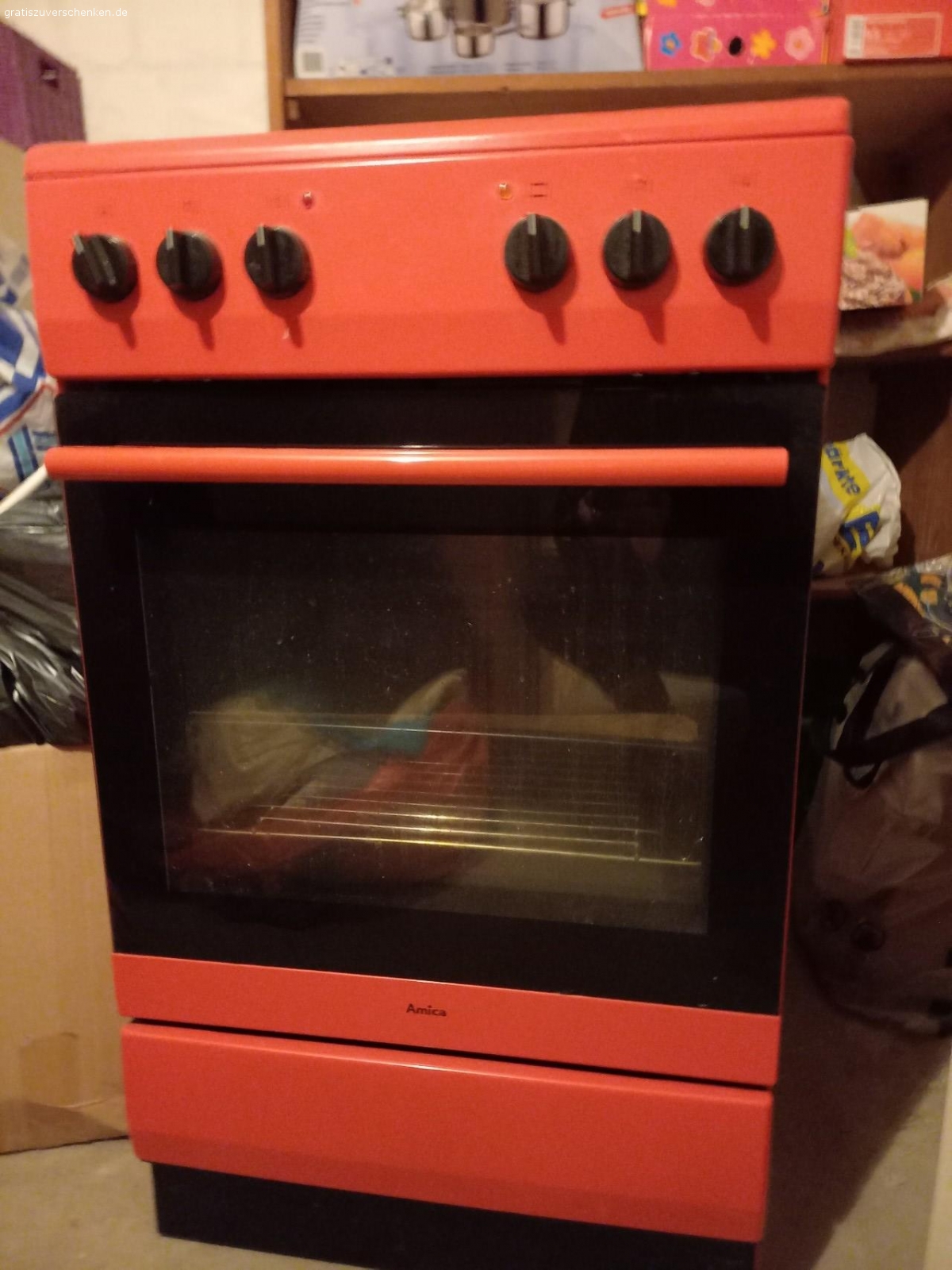 2 Elktroherde 1 mit Platteb 1. Mit Ceranfeld. Wohnzimmerschrank