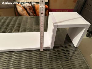 2 Regale - neu!. Es handelt sich um 2 kleinere Regale, die an die Wand angebracht werden sollen. Ich habe sie zusammengebaut und dann festgestellt, dass sie mir an der Stelle, wo ich sie hin haben wollte, doch nicht gefallen. Somit sind sie nie an die wand angebracht worden und sind komplett unbenutzt.