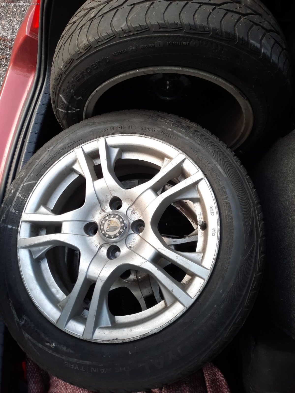 4 Reifen mit Felgen Marke Platin. Siehe Bilder. sommerreifen, normale größe, passend zb zu FOR FIESTA. In München kostenlos abzugeben. Kann die auch wo hinbringen