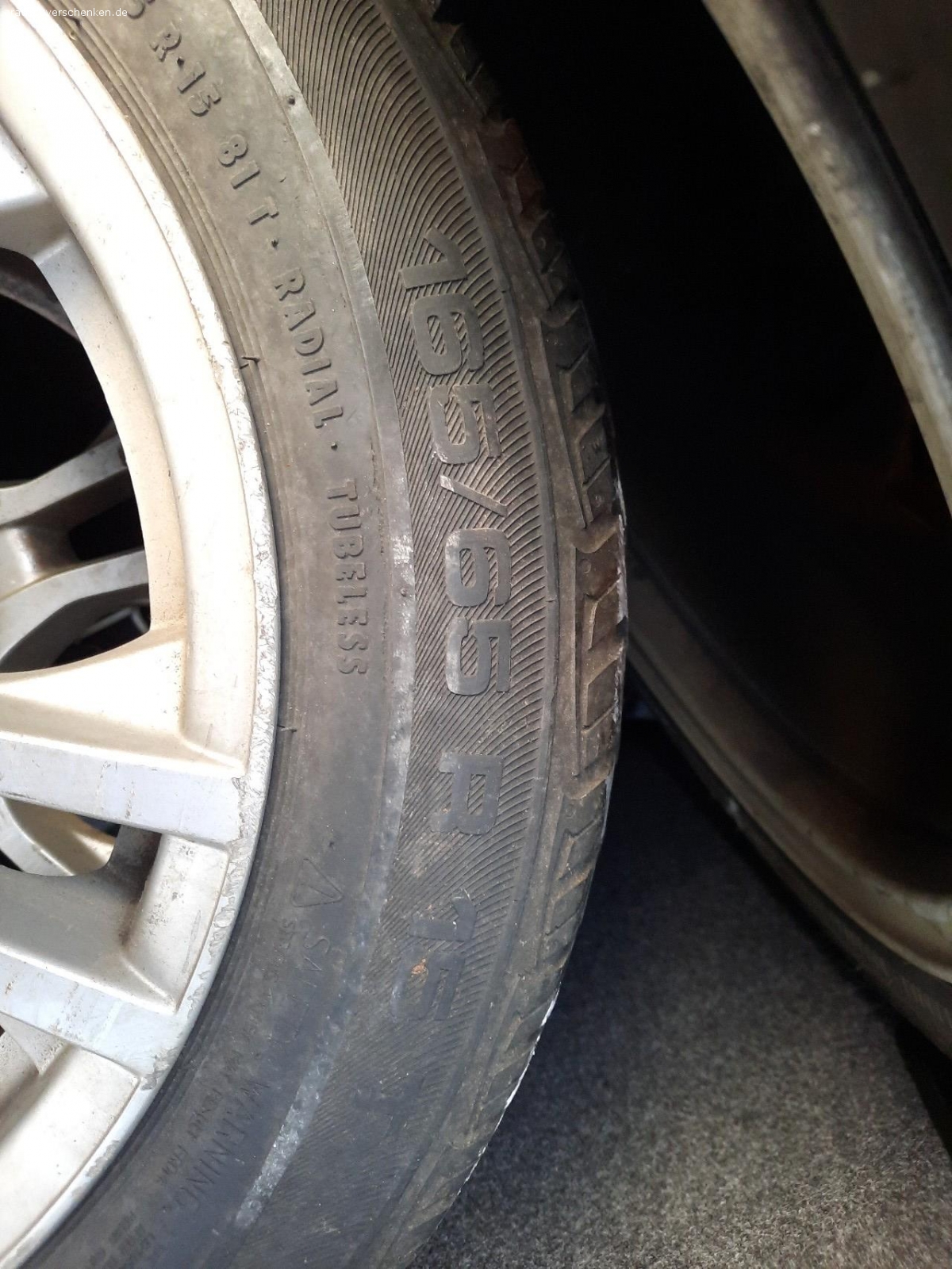 4 Reifen mit Felgen Marke Platin. Siehe Bilder. sommerreifen, normale größe, passend zb zu FOR FIESTA. In München kostenlos abzugeben. Kann die auch wo hinbringen