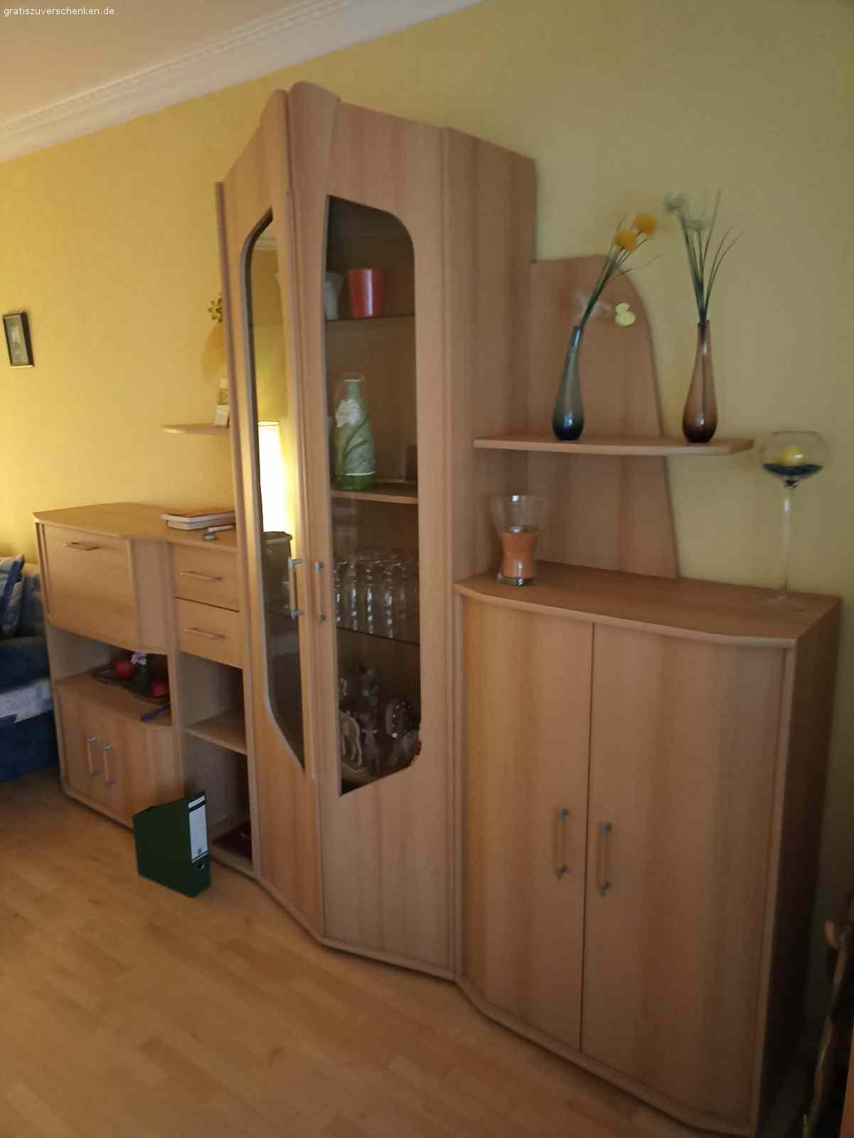 Anbauwand. Anbauwand abzugeben muss nur abgebaut und abgeholt werden