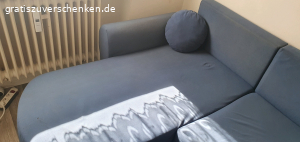 Ausziehbare Couch mit Bettkasten