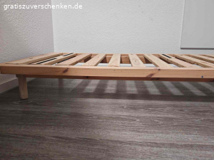 Bett mit zwei Matratzen