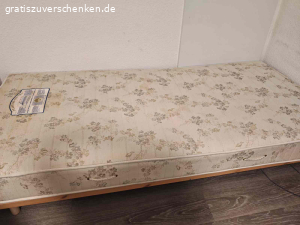 Bett mit zwei Matratzen