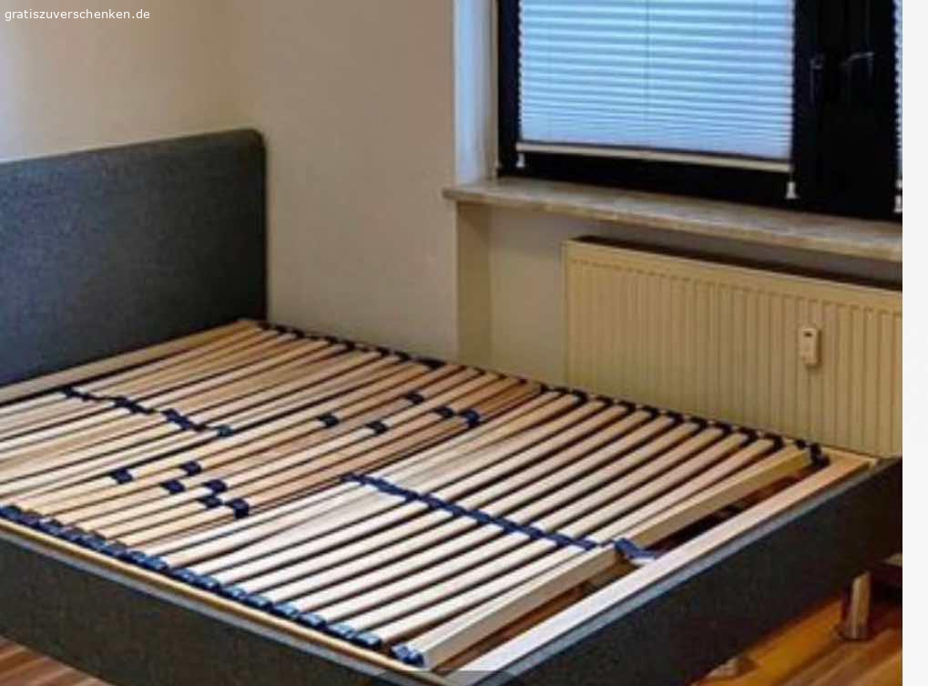 ? Bett und Kleider eckig Schrank. 140 breit  gute wie neu und  Schrank sehr schön breit 140 und 200 hoch 

Selbst abhole Dankeschön