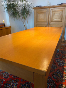 Biete Holztisch 180 mal 80 cm. Biete Holztisch an Selbstabholer in Moabit