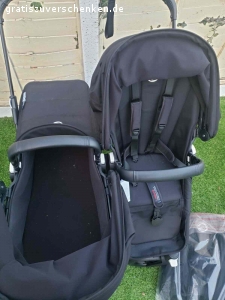 Bugaboo Donkey Twin Doppelkinderwagen mit allem Zubehör:. Bugaboo Donkey Twin Doppelkinderwagen mit allem Zubehör:

2x Sitze von Geburt bis 3 Jahre - horizontal liegend
2x Babytragetaschen für Neugeborene
2x Fußsäcke
2x Regenschutz
1x Korb unter Kinderwagen
1x Korb seitlich (Breitenreduzierung des Kinderwagens)