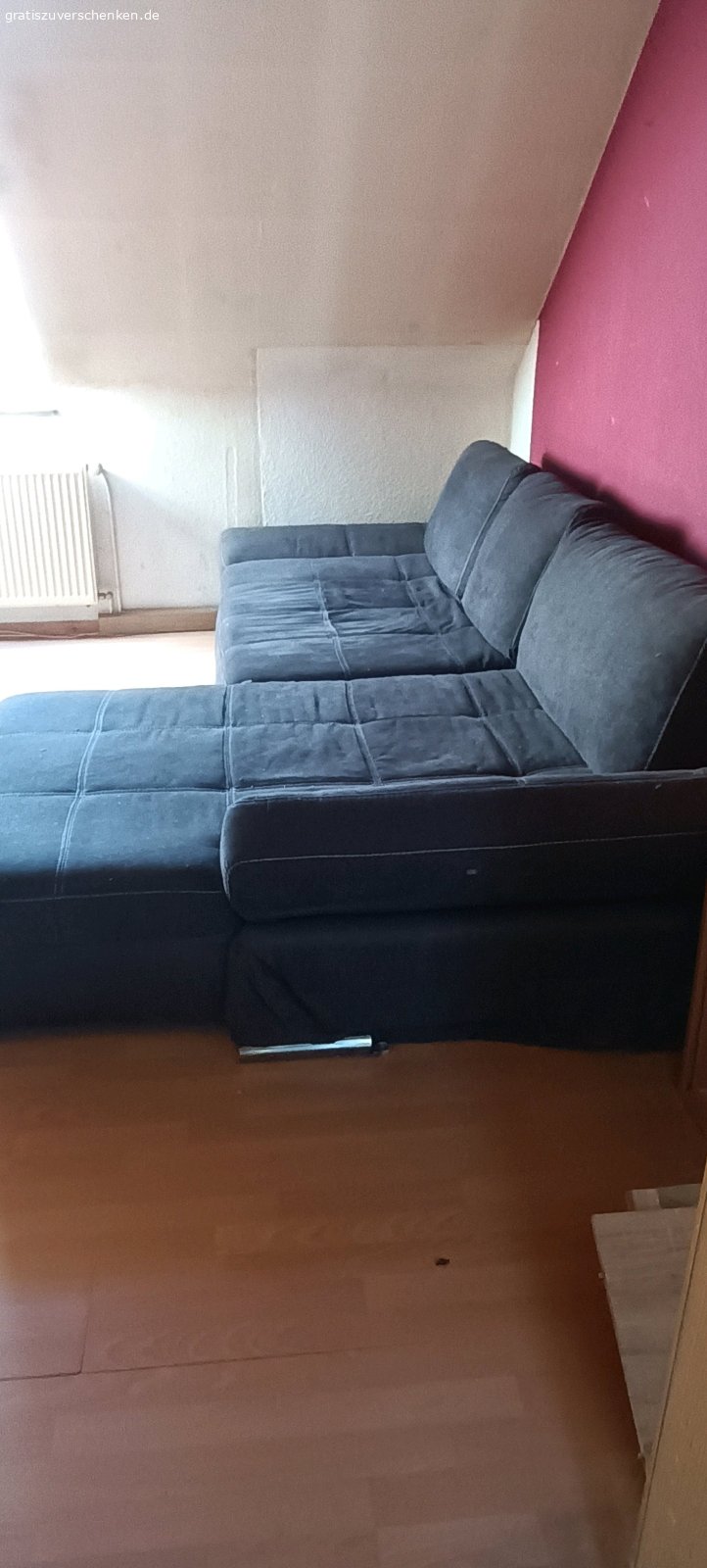 Couch mit Schlaffunktion und Schrank. ich verschenke eine Couch mit Schlaffunktion und einen Schrank