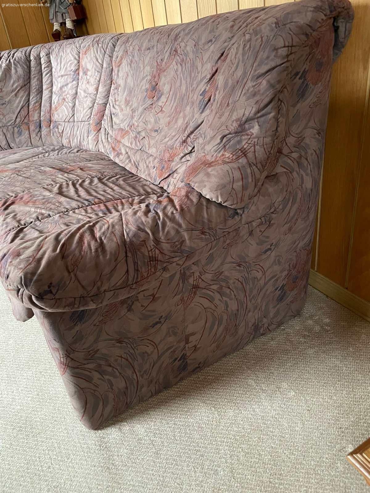 Couchgarnitur /  Sofa zu verschenken. sehr gut gepflegtes
und wenig benutzes Sofa
Nichtraucher und Tierfreier Haushalt

Privatverkauf - keine Garantie…