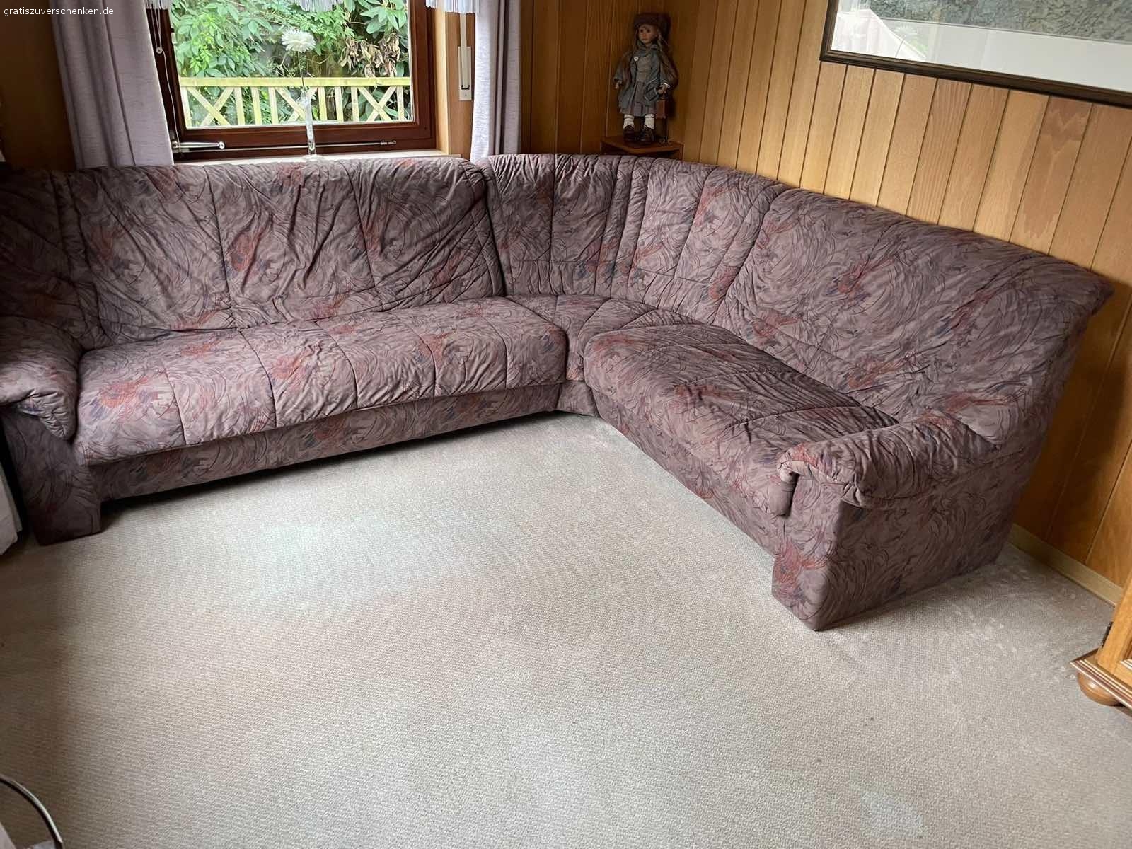 Couchgarnitur /  Sofa zu verschenken. sehr gut gepflegtes
und wenig benutzes Sofa
Nichtraucher und Tierfreier Haushalt

Privatverkauf - keine Garantie…