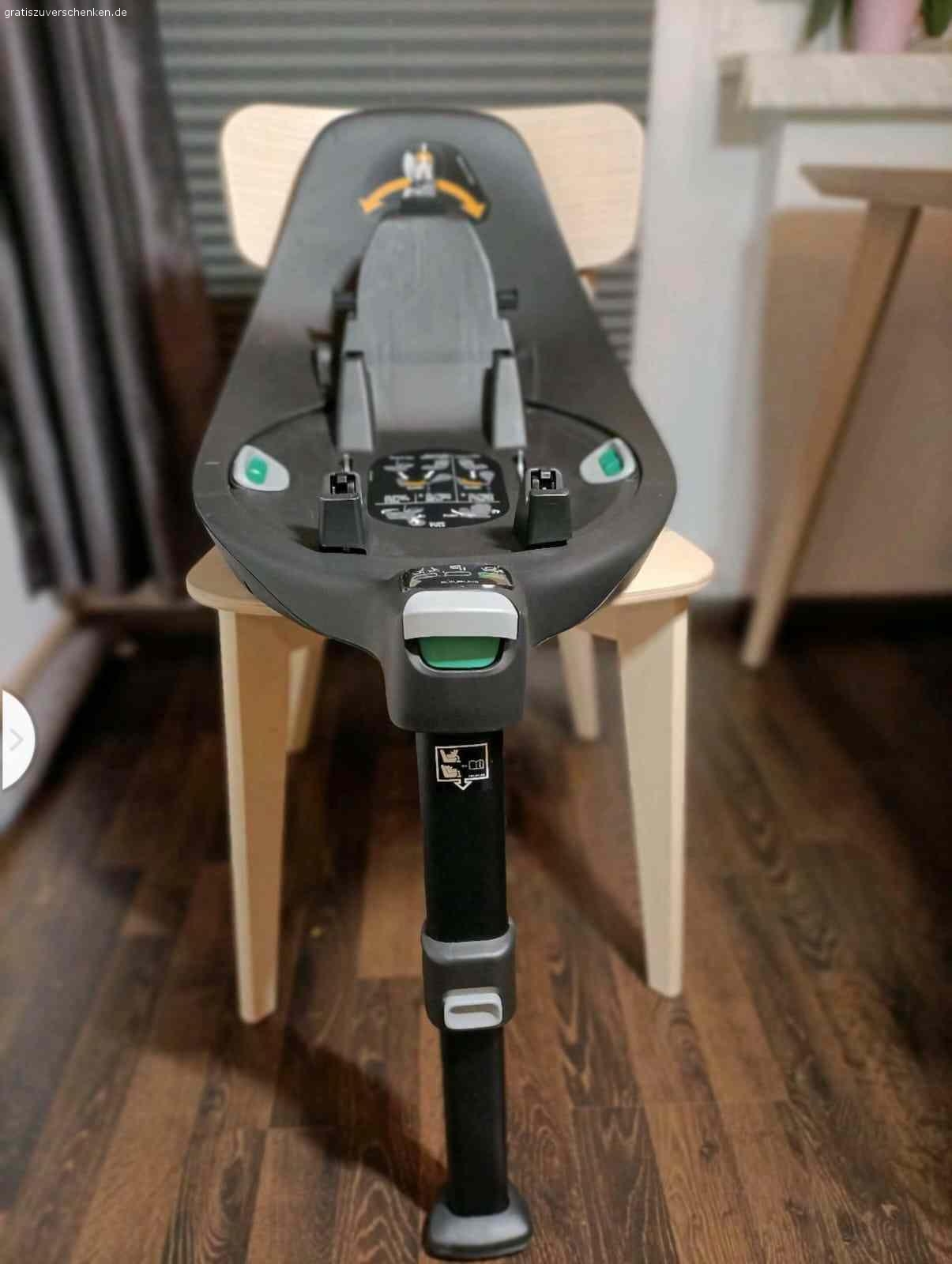 Cybex base z. Mit der ISOFIX-Basis Base Z können Sie die Kindersitze Cloud Z i-Size und Sirona Z i-Size Richtung Fahrzeugtür drehen und damit Ihr Kind einfach und stressfrei im Sitz platzieren - dank ihres Rotationsmechanismus.

Wir haben sie ca 9 Monate genutzt. Funktioniert einwandfrei und ist unfallfrei.

Tierfreier Nichtraucher Haushalt.