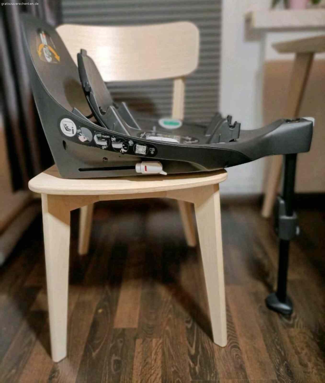 Cybex base z. Mit der ISOFIX-Basis Base Z können Sie die Kindersitze Cloud Z i-Size und Sirona Z i-Size Richtung Fahrzeugtür drehen und damit Ihr Kind einfach und stressfrei im Sitz platzieren - dank ihres Rotationsmechanismus.

Wir haben sie ca 9 Monate genutzt. Funktioniert einwandfrei und ist unfallfrei.

Tierfreier Nichtraucher Haushalt.