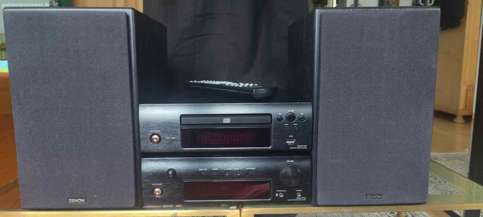 Denon Kompaktanlage. hochwertige Denon Kompaktanlage mit Tuner/Verstärker DRA-F107  2 x 65 W, CD Player DCD-F107 und 2 Lautsprecherboxen. Wenig benutzt. Top Zustand., Betriebsanleitungen und alle Verbindungskabel vorhanden.