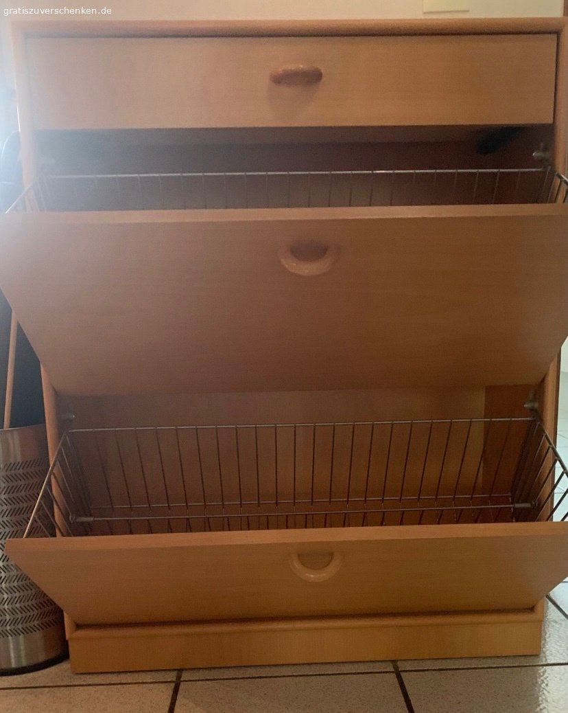 Diele-Eckschrank-Schuhschrank-Kommode. Biete Eckschrank, Schenkelmaß 60x60cm ca.206cm hoch, Schuhschrank und Kommode. Holz:Buche
Alles sofort zum ABHOLEN