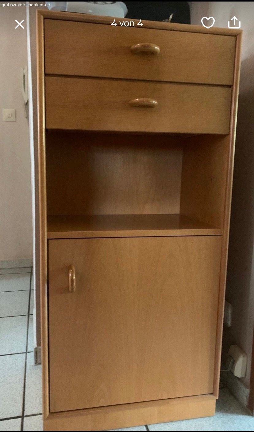 Diele-Eckschrank-Schuhschrank-Kommode. Biete Eckschrank, Schenkelmaß 60x60cm ca.206cm hoch, Schuhschrank und Kommode. Holz:Buche
Alles sofort zum ABHOLEN
