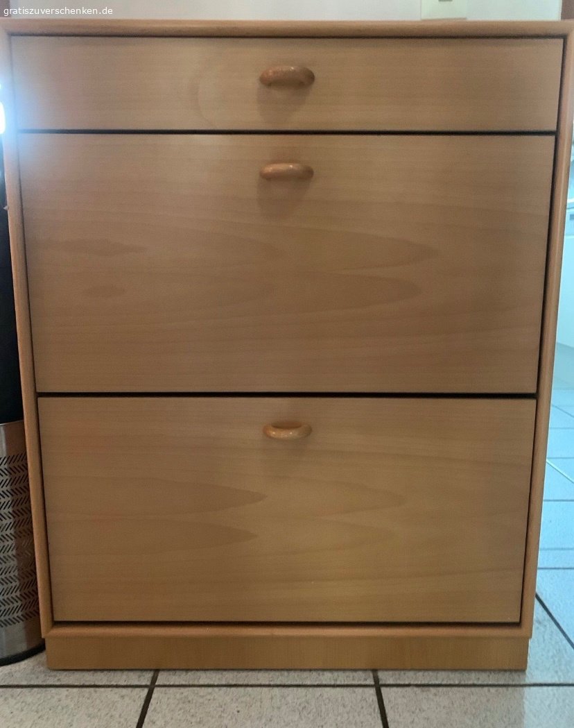 Diele-Eckschrank-Schuhschrank-Kommode. Biete Eckschrank, Schenkelmaß 60x60cm ca.206cm hoch, Schuhschrank und Kommode. Holz:Buche
Alles sofort zum ABHOLEN