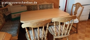 Essecke aus Eiche. Eine Eckbank und 3 Stühle sehr gut erhalten