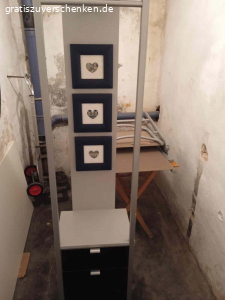 Garderobenschrank