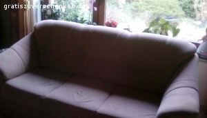Gleichfarbige  Couchgarnitur 3-teilig, gebraucht. Noch gut erhalten 3-teilige Couchgarniur, beige kostenlos an Selbstabholer abzugeben