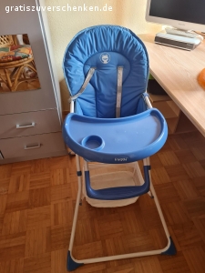 Hochstuhl und Kinderreisebett. 1 Kinderhochstuhl (blau) und 1Kinderreisebett (blau) zu verschenken