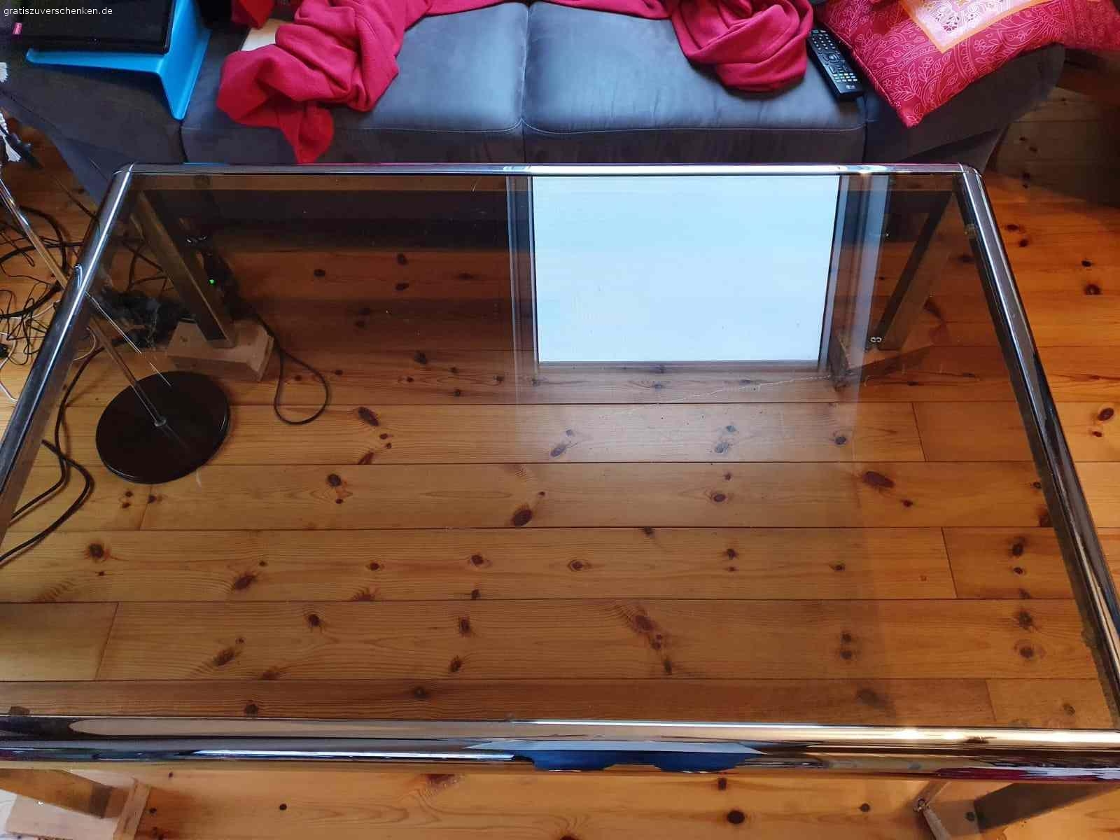 Ikea Bett und Glascouchtisch zu verschenken. Ikea-Klappbett 1,40 x 2,00 Meter zu verschenken incl. 2 Matratzen

Glascouchtisch 45 cm hoch, 90 cm breit und 1,35 m lang