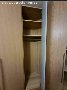 Ikea Pax Kleiderschrank. Ikea Pax Eichennef Wlass Kleiderschrank zum verschenken. 6 türig sehr geräumig. Fast Neu keine gebrauchsspuren. Muss zum 28.01.2022 raus !!!! 
SELBSTABHOLER