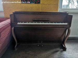 Klavier zu verschenken. voll funktionstüchtiges Klavier von Elias/ Stuttgart mit deutlichen Gebrauchsspuren zum Selbstabholen, Höhe nur 100 cm, es ist ein sogenannten Klaviano