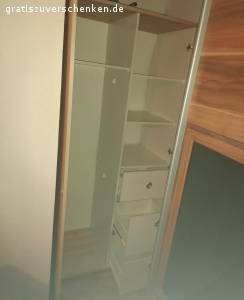 Kleiderschrank Gefrierschrank. Hallo hätte ein Kleiderschrank und ein Gefrierschrank zu verschenken kann alles Ende Juli geholt werden bei Interesse oder mehr Info könnt ihr mich gerne anschreiben