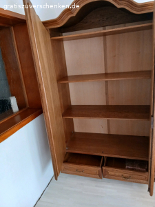 Kleiderschrank