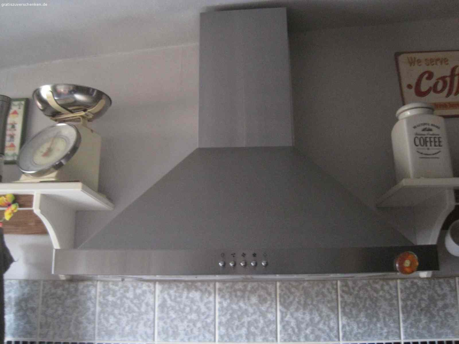 Küchenmöbel zu verschenken. Küchenunterzeile Länge 2,77m, ohne Elektroherd, Holzdekor ist Folie und kann entfernt werden
Dunstabzugshaube Umluft
Teile müssen selbst abgebaut und abgeholt werden