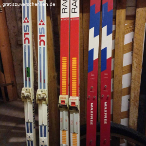 langlaufski und stöcke und ein paar felle für alpin ski. 3 paar langlaufski mit stöcken an selbstabholer zu verschenken. Am besten alle auf einmal. Gut in schuss. Bei einem paar habe ich die bindung abgeschraubt weil ich wegen neuer schuhe eine neue bindung anbringen wollte. Langlauf classic
Wenn sie interesse haben, bitte sprechen sie auf die mailbox oder schreiben eine sms
Die ski und stöcke sind in super zustand