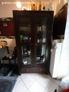 Möbel zu verschenken wegen Umzug. Hallo

am Karfreitag ziehe ich um. Da ich mich weitgehend neu einrichte, verschenke ich verschiedene Möbel zur Abholung:

1x Küchenschrank ca: B/T/H: 100/45/220 cm
1x Kleiderschrank mit Spiegel ca: B/T/H: 130/56/210 cm
1x Trainingsgerät (Fahrrad)



Die Möbel sind natürlich gebraucht, aber alle noch in gutem Zustand. Die Möbel müssen eigenständig abgebaut und abgeholt werden. Was bis zum Umzug nicht verschenkt ist, geht auf den Sperrmüll, also meldet euch. Wäre Schade.

Bei Interesse PN…