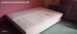 Naturfarbenrs Schlafsofa zu verschenken. Gut erhaltenes Schlafsofa mit gerãumigen Bettkasten für Selbstabholer. Masse: Liegeflãche 155x200.
Wie abgebildet!!