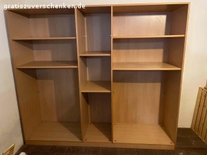 offene Schränke