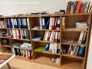 offene Schränke