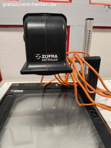 Overheadprojektor Züfra Astrolux. Der Overheadprojektor Züfra Astrolux ist bereits etwa in die Jahre gekommen, jedoch voll funktionstüchtig und ideal für Präsentationen und Schulungen.