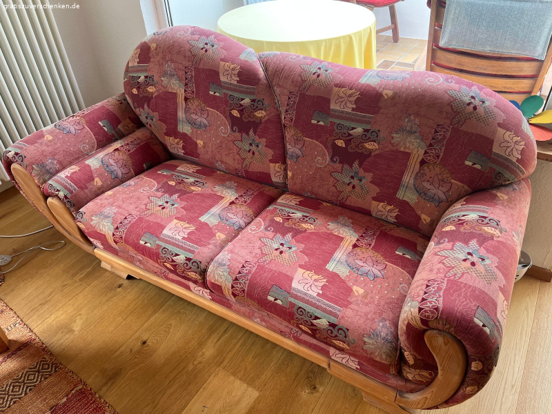rotes Sofa zu verschenken