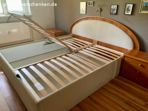 Schlafzimmer Bett-Kommode-Nachtschränkchen