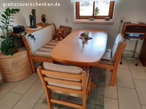 Schnäppchen - Neuwertige Möbel zu verschenken!. Guterhaltene und zum Teil neuwertige Möbel wegen Wohnungsauflösung gratis abzugeben.