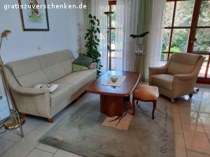 Schnäppchen - Neuwertige Möbel zu verschenken!. Guterhaltene und zum Teil neuwertige Möbel wegen Wohnungsauflösung gratis abzugeben.