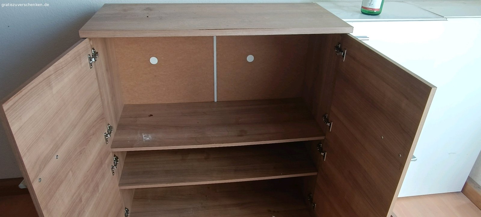 Schrank. verschenke diese gute Stück an selbst ABHOLER