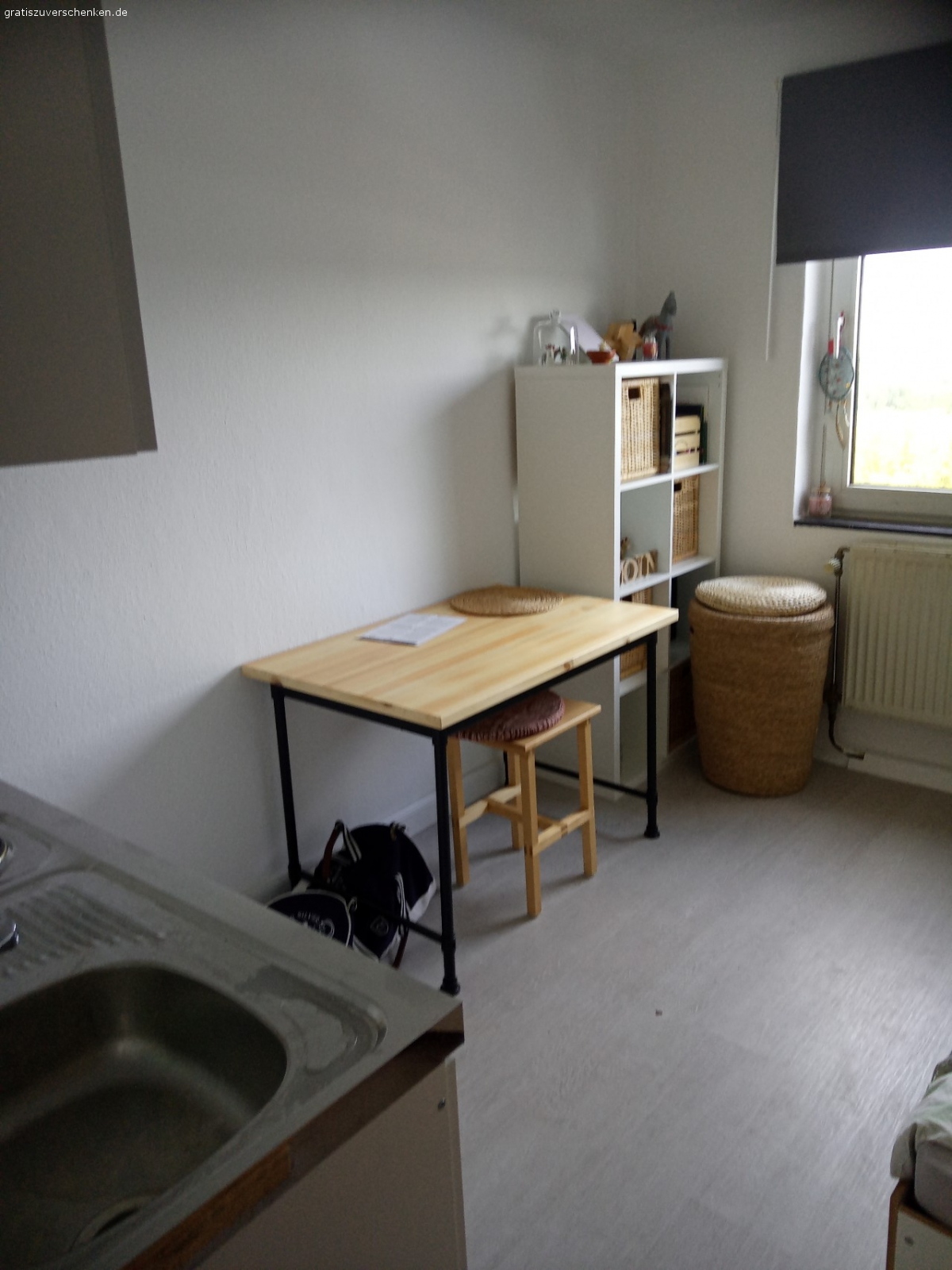 Schreibtisch. Ikea Schreibtisch
Nichtraucher Wohnung 
nur Selbstabholer