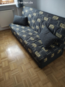 Sitz-Liege Couch. Gut erhaltene aufklappbare Couch mit Stauraum zu verschenken. Länge, Breite, Höhe sind in den Bildern abgebildet.