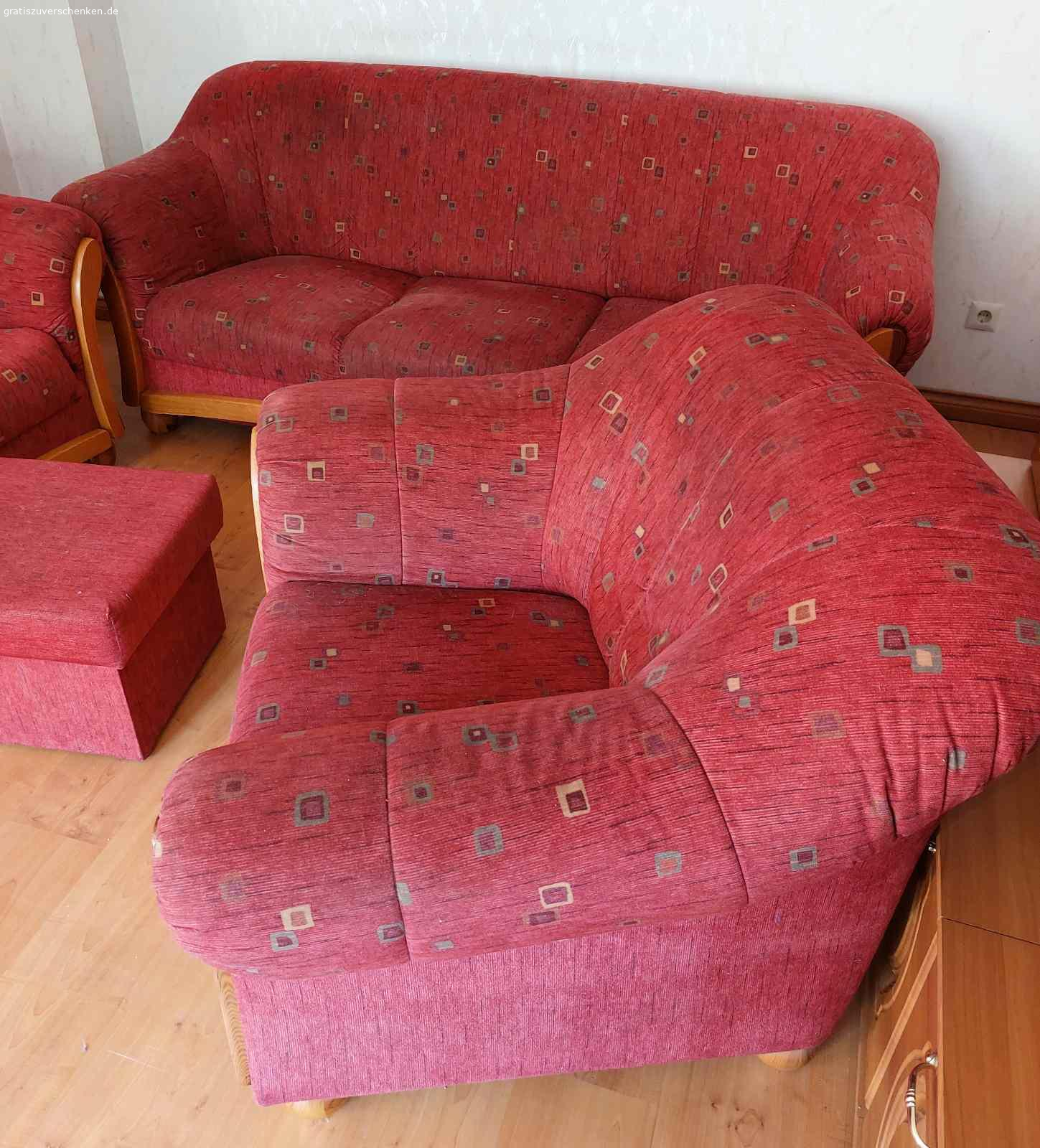 Sitzgarnitur 2er.3er .1 Sessel.. Verschenke Sitzgarnitur 3er.2er.1 Sessel. 1 Hocker
Keine Löcher , Risse oder Flecken im Stoff sauber auch, nicht durch gessen.
Nichtraucher oder Tier frei.
Kein Schrott den ich los werden will.
1 Sessel B x 90 cm
2er Sofa B x 1.50m
3er Sofa B x 2.00m
Hocker 45cm x 45cm Hoch 40cm.
Kein Versand
Nur Abholung
in 51379 Leverkusen / Opladen