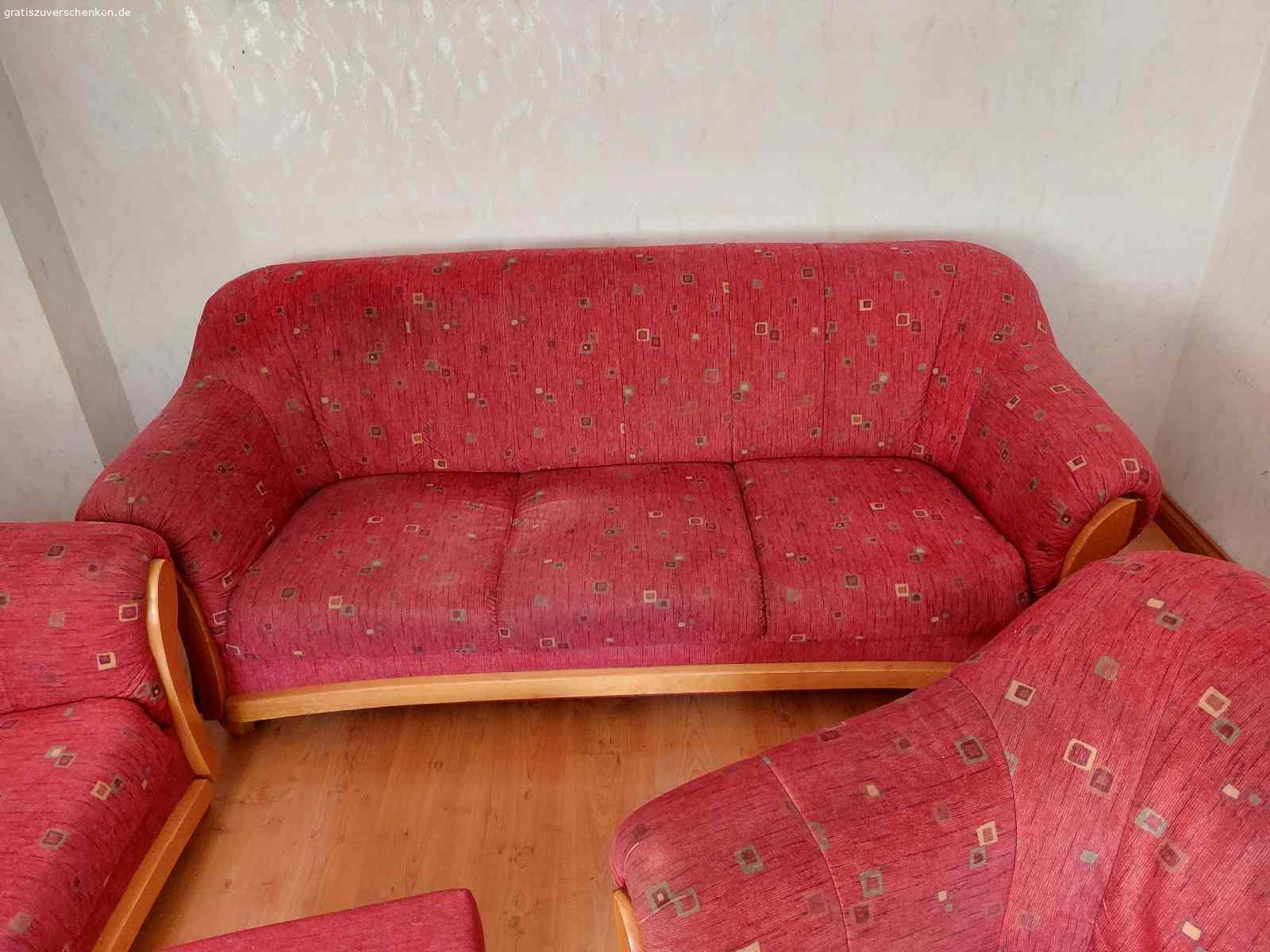 Sitzgarnitur 2er.3er .1 Sessel.. Verschenke Sitzgarnitur 3er.2er.1 Sessel. 1 Hocker
Keine Löcher , Risse oder Flecken im Stoff sauber auch, nicht durch gessen.
Nichtraucher oder Tier frei.
Kein Schrott den ich los werden will.
1 Sessel B x 90 cm
2er Sofa B x 1.50m
3er Sofa B x 2.00m
Hocker 45cm x 45cm Hoch 40cm.
Kein Versand
Nur Abholung
in 51379 Leverkusen / Opladen