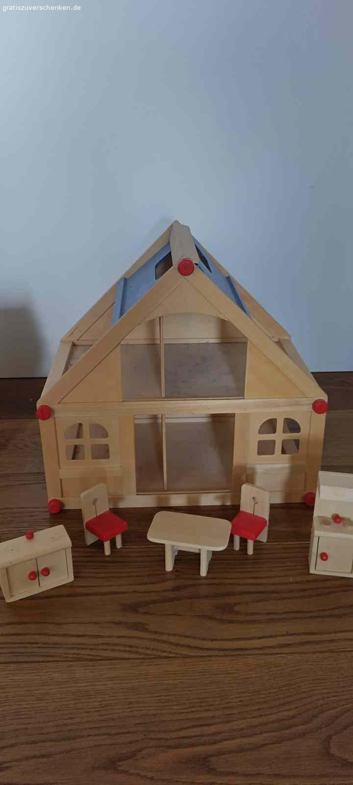 Spielhaus Holz. Spielhaus mit Zubehör