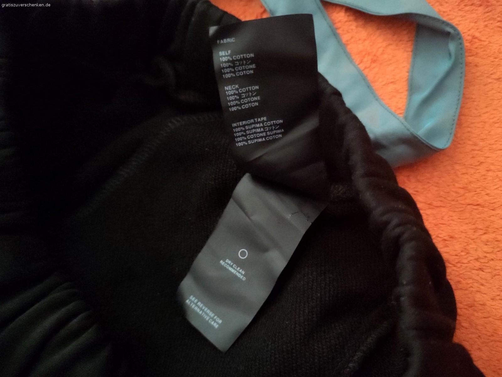 Tauschregal in Stuttgart. Fear of God Pants Essentials, Sechste Kollektion, Streetstyle-Hosen der 6 Season,das Modell ist sowohl für Männer als auch für Frauen geeignet,

Herrengröße - M +

Hosen-Stil nach unten zulaufend
100% Baumwolle,
Die Farbe des Stoffes ist Schwarz / die Farbe der Inneneinsätze ist Grau - Türkis - Laser effect,
elastischer Gürtel und langes Band.

das seltenste Modell.

supplier Hermes:
shipping cost to UK
XXS-Paket 15,99 € /parcel tracking number
Versand: AT 13,90€ / DE 4,30€