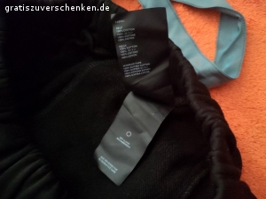 Tauschregal in Stuttgart. Fear of God Pants Essentials, Sechste Kollektion, Streetstyle-Hosen der 6 Season,das Modell ist sowohl für Männer als auch für Frauen geeignet,

Herrengröße - M +

Hosen-Stil nach unten zulaufend
100% Baumwolle,
Die Farbe des Stoffes ist Schwarz / die Farbe der Inneneinsätze ist Grau - Türkis - Laser effect,
elastischer Gürtel und langes Band.

das seltenste Modell.

supplier Hermes:
shipping cost to UK
XXS-Paket 15,99 € /parcel tracking number
Versand: AT 13,90€ / DE 4,30€