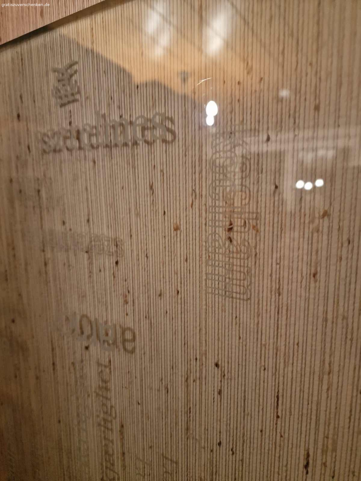 Tischplatte aus Glas. Hallo zusammen,

Ich verschenke diese Tischplatte aus Glas mit dem Wort „Liebe“ in ganz vielen Sprachen und Schriftzeichen.
Die Maße sind 150cm*80cm.

Die Glasplatte ist schwer und wir können beim Einladen helfen.
Liebe Grüße
Stefan